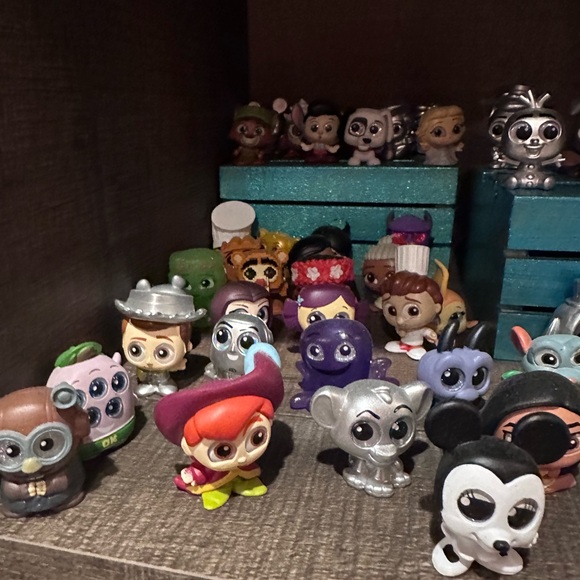 Disney Doorables Mystery Bag - Picture 3 of 3